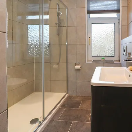 10 Haw Grove 度假居 *